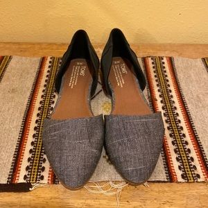 Cute flats by TOMS perfect for end of summer!